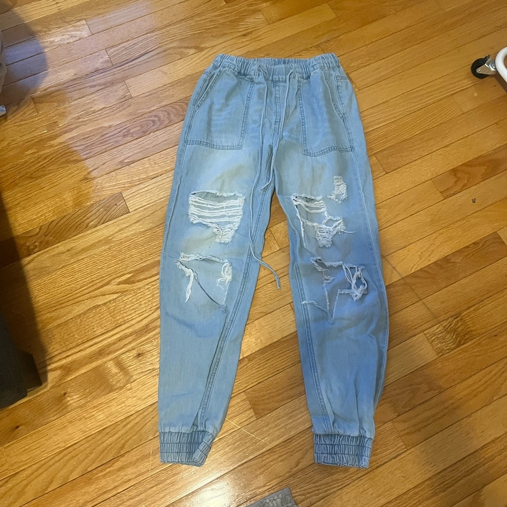 Ripped Baggy Jeans
